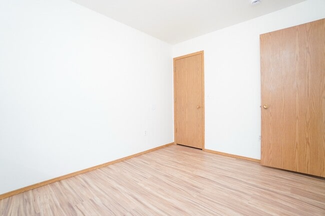 Building Photo - 231 N Paradise Ave