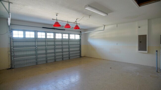 Building Photo - 1528 Moon Valley Dr