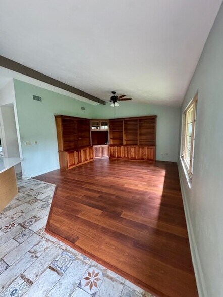 Building Photo - 156 Live Oak Ct