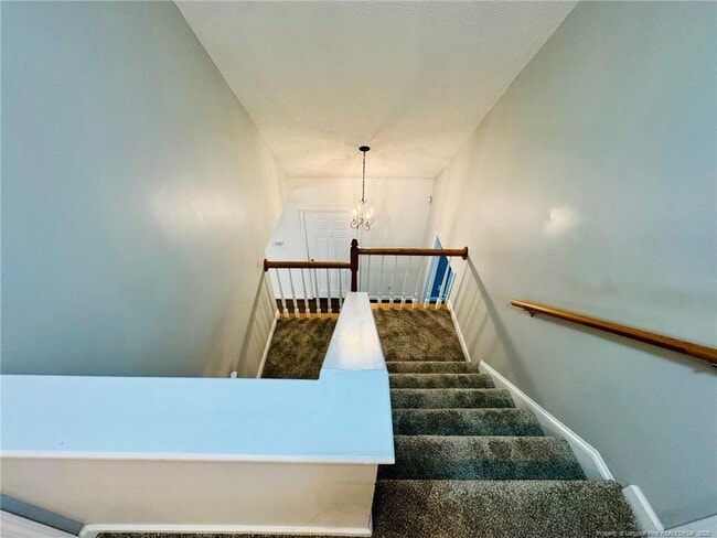 Building Photo - 616 Amberdale W Cir