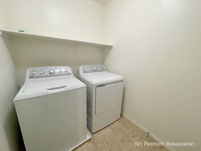 Building Photo - 692 Bamboo Bnd Pl