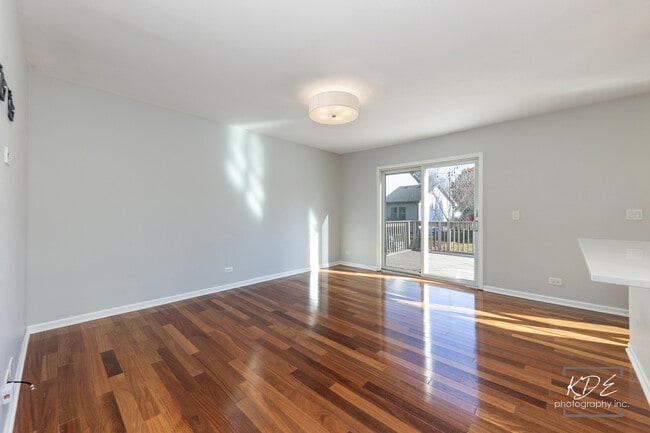 Building Photo - 350 Pearson Cir