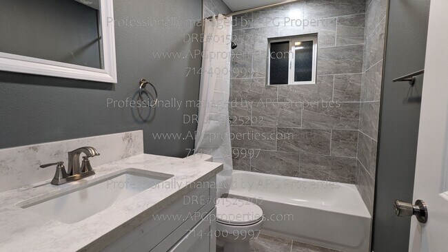 Building Photo - 7432 Franklin St