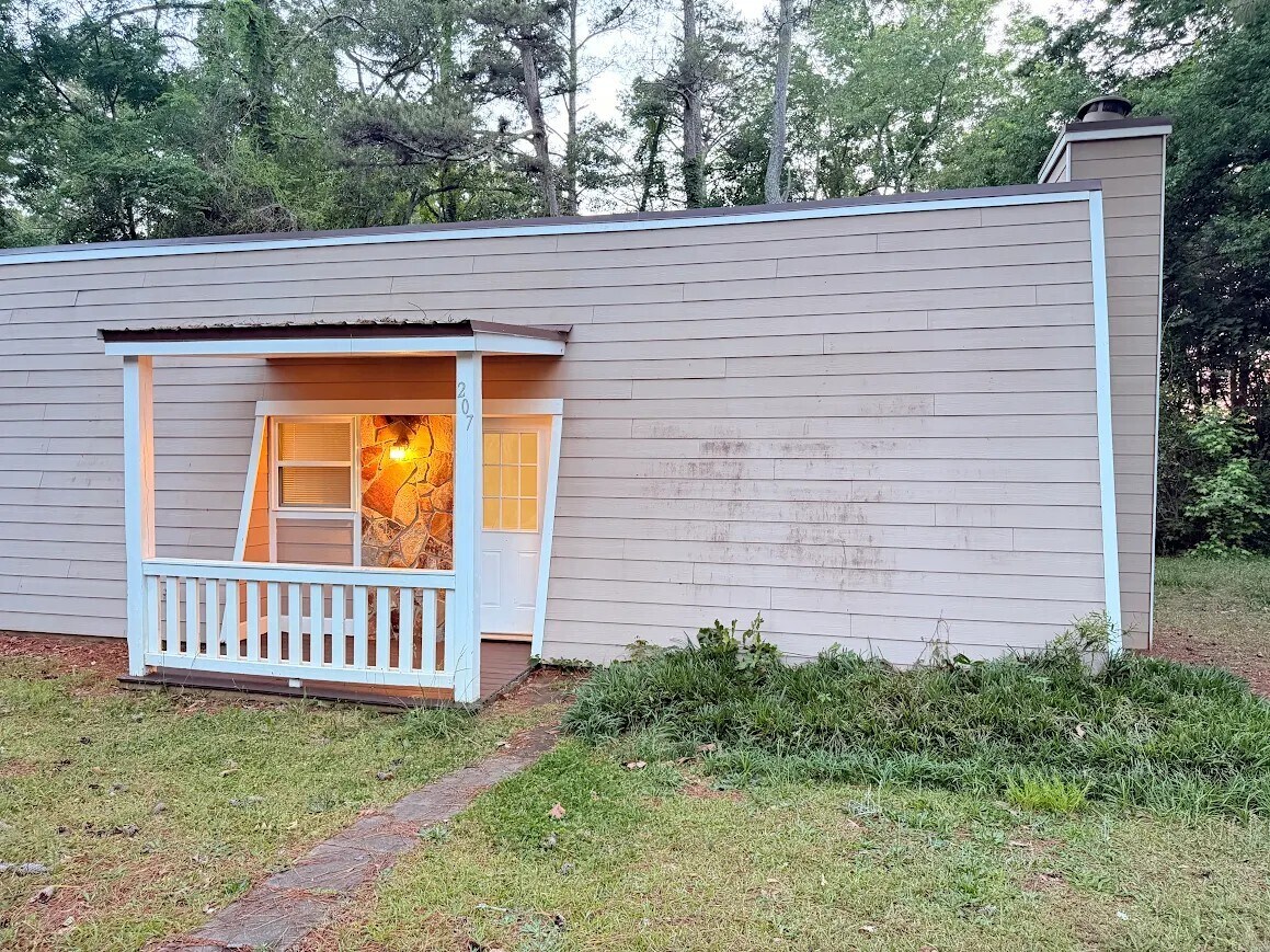 Building Photo - 207 Rustwood Dr