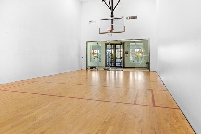 Building Photo - 4041 San Marino Blvd
