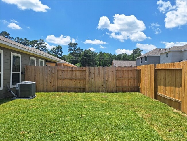 Building Photo - 9896 Grosbeak Ln