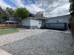Building Photo - Stunning home in Ivywild!