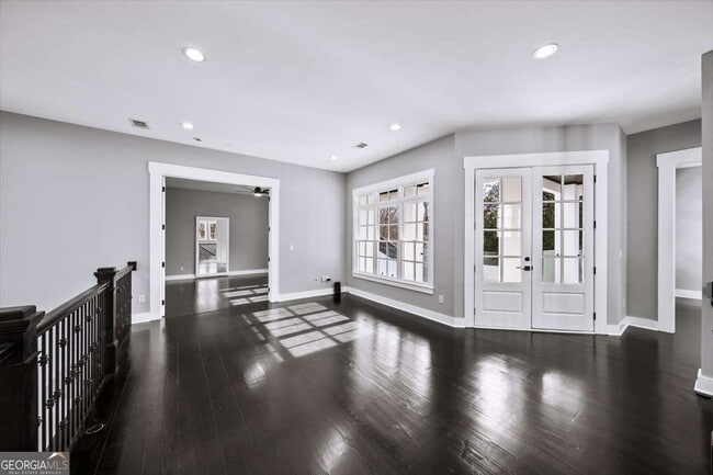 Building Photo - 3040 Wallace Cir SE