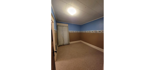 Building Photo - Secluded Country Living