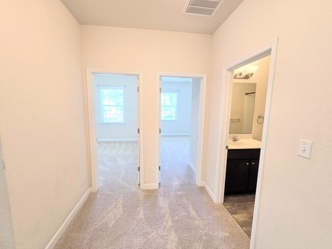 Building Photo - 5237 Lombard St