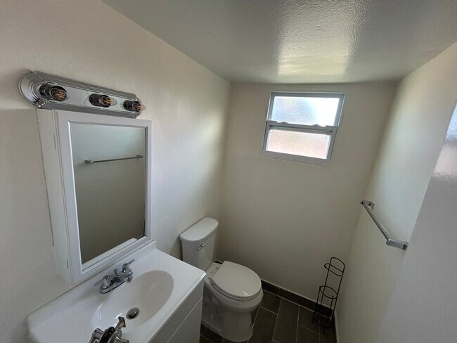 Building Photo - GATELAND VILLAGE