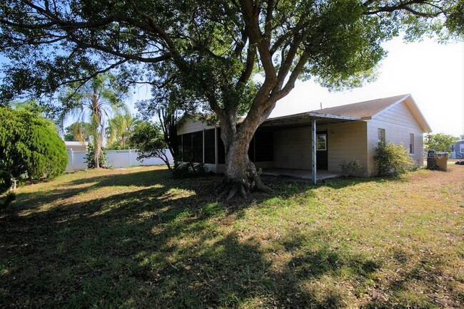 Building Photo - 124 Lakeview Dr