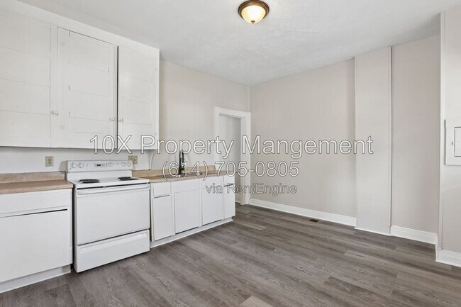 Building Photo - 132 S Richardson Ave