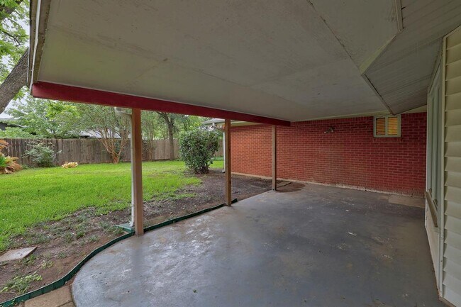 Building Photo - 8609 Melshire Dr
