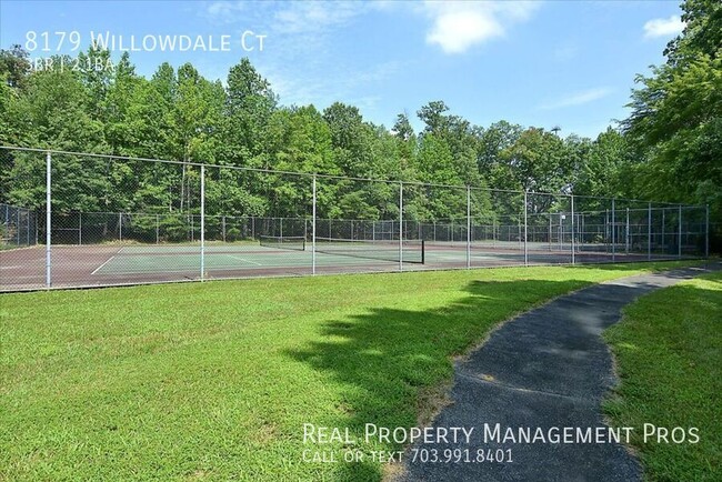 Building Photo - 8179 Willowdale Ct