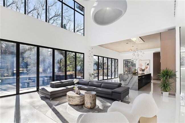 Building Photo - 3600 Lower Roswell Rd