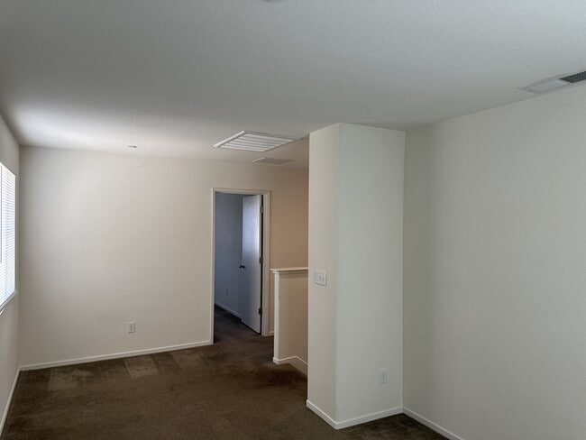 Building Photo - Stockton 4 Bedroom 2.5 Bathroom Home.