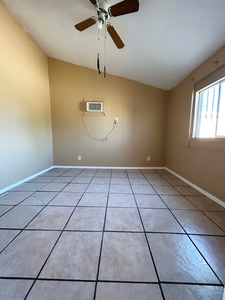 Building Photo - 1118 Laurel Ave