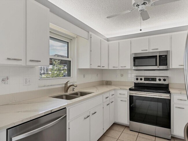 Building Photo - 4307 3rd Ave NE