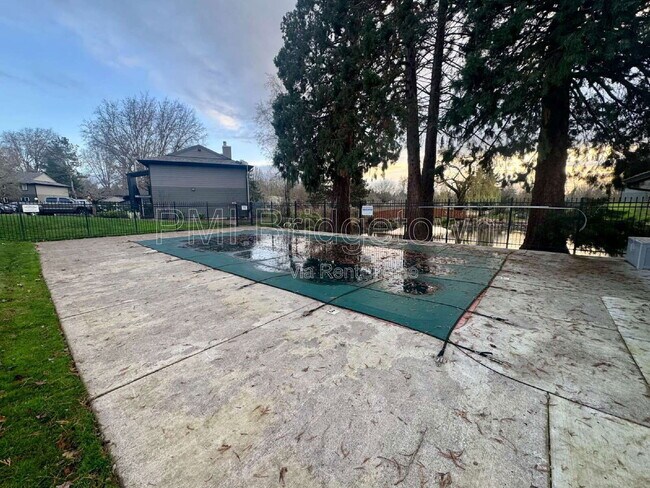 Building Photo - 12642 NW Barnes Rd