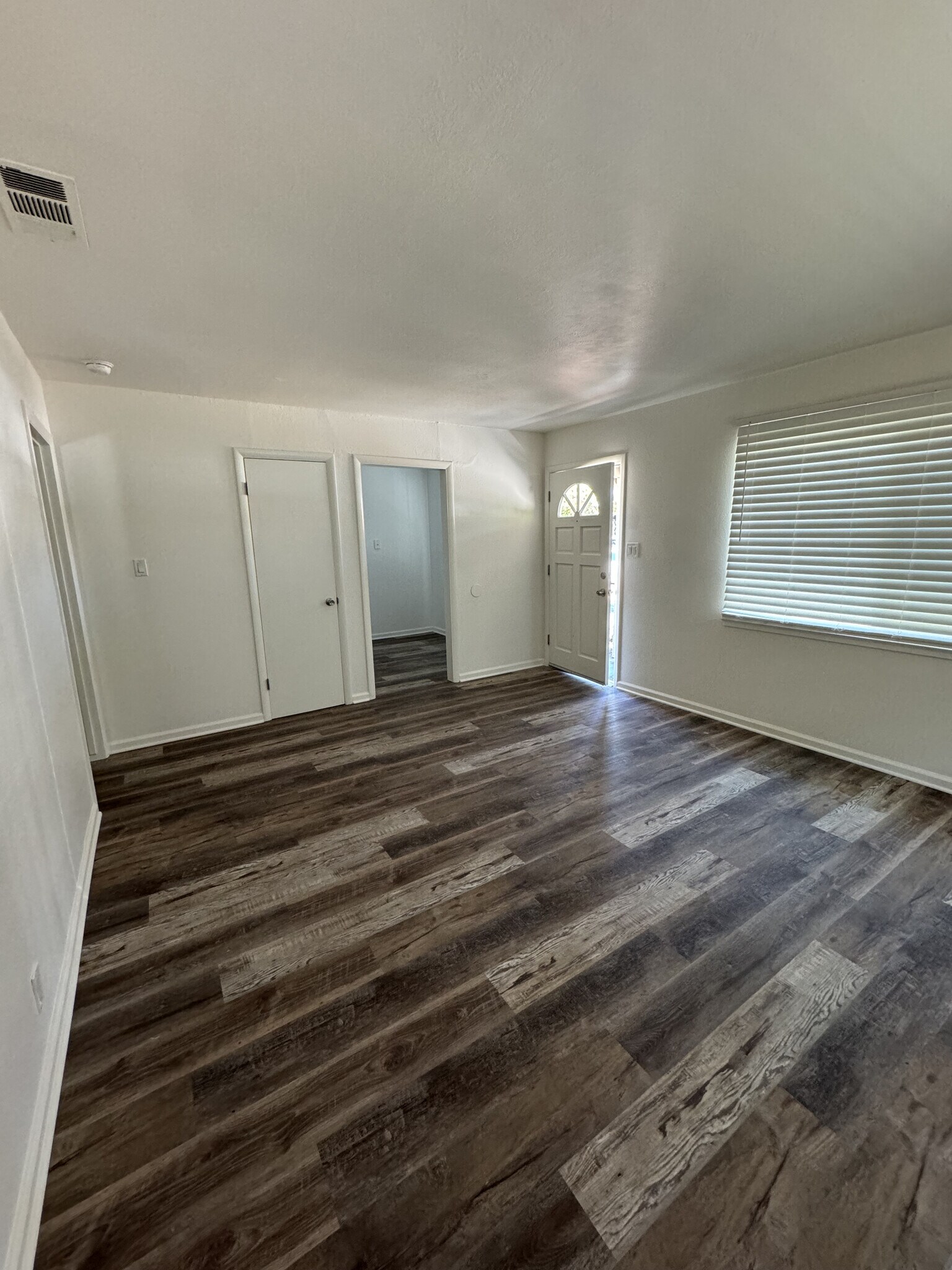Building Photo - 2136 Bonifacio St