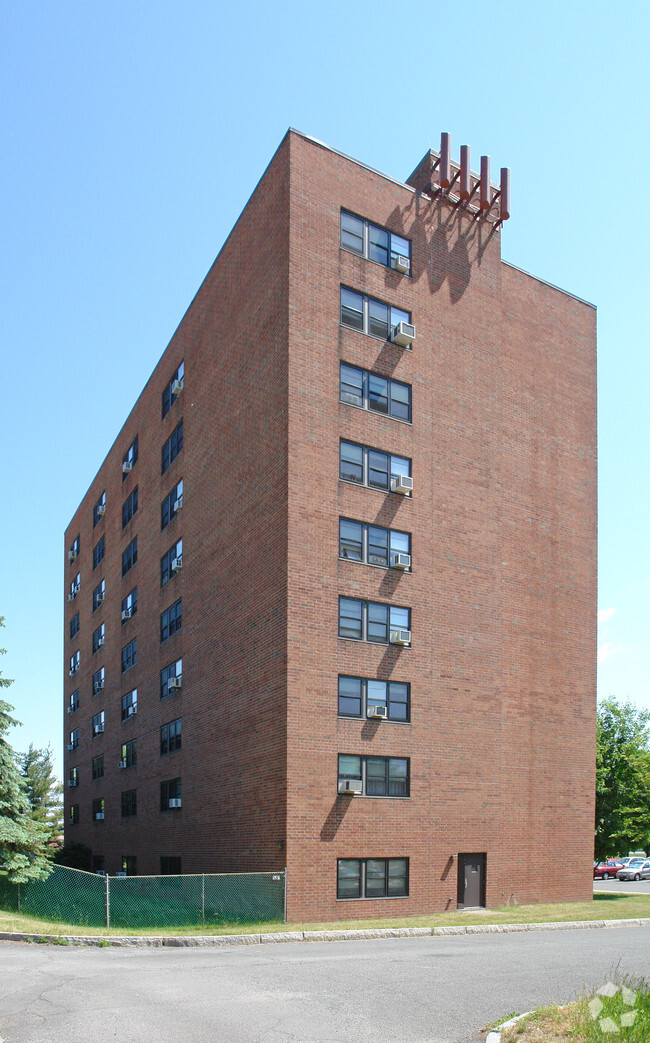 Building Photo - Hudson Shores Plaza