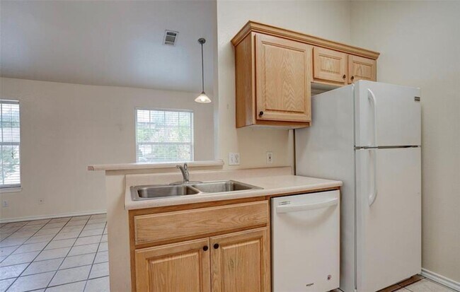 Building Photo - 427 Lindsey St