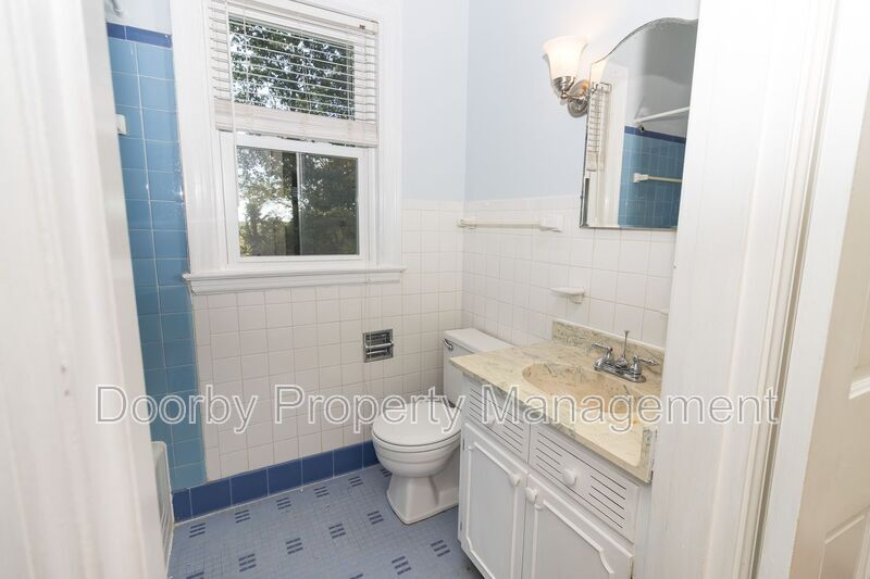 Building Photo - 408 Frazier Dr