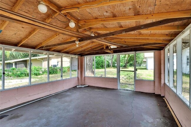 Building Photo - 11718 N Ola Ave