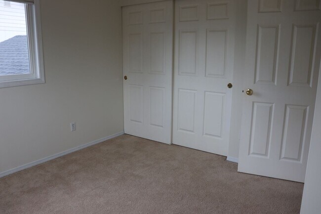 Building Photo - Spacious 3 Bed/2.75 Bath Home in Arlington...
