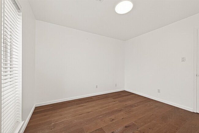 Building Photo - 10823 Sandstone St