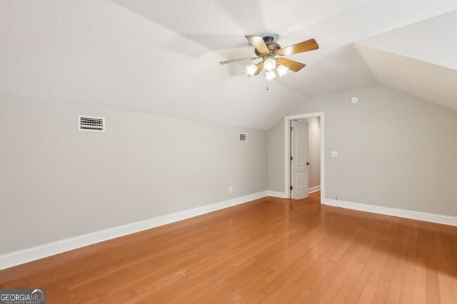 Building Photo - 185 Sunset Dr