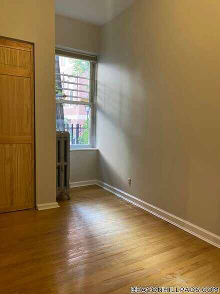 Building Photo - 70 Joy St