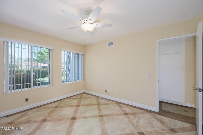 Building Photo - 208 Deerwalk Pl