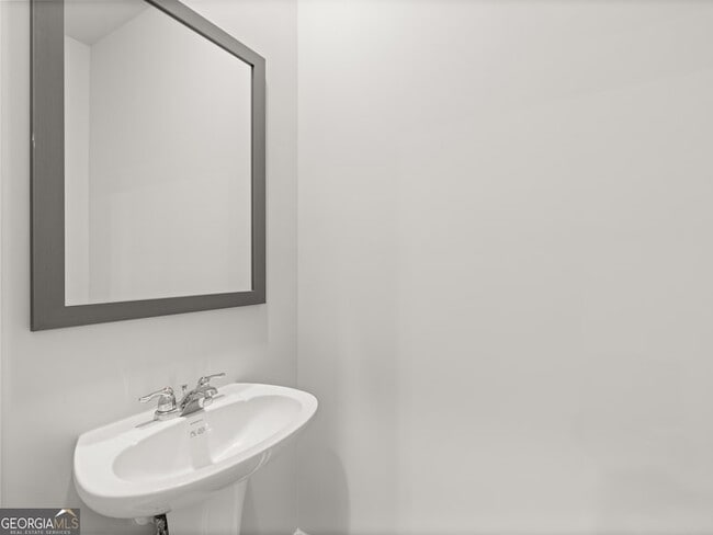 Building Photo - 6741 Leigh St