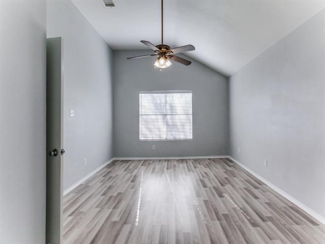 Building Photo - 1305 Greenbriar Ln