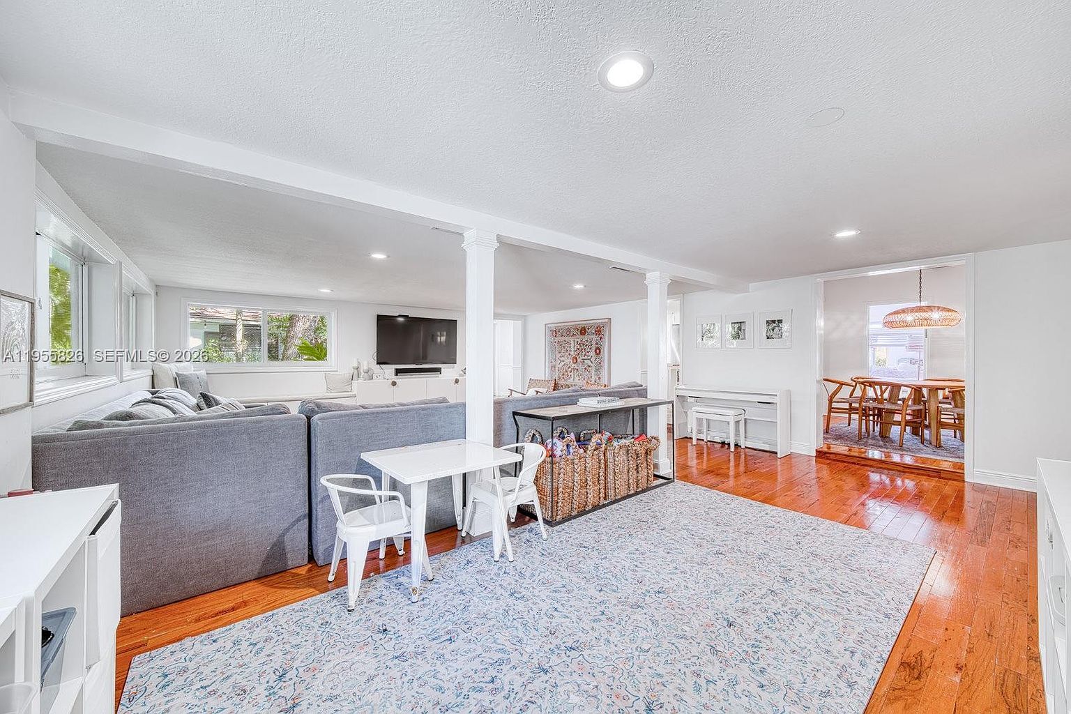 Building Photo - 3227 Riviera Dr