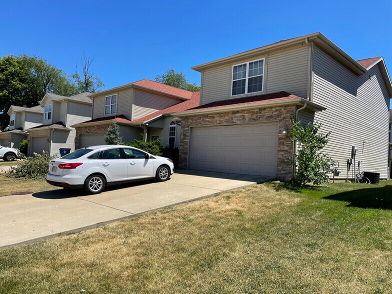 Primary Photo - 2007 Halyard Ln