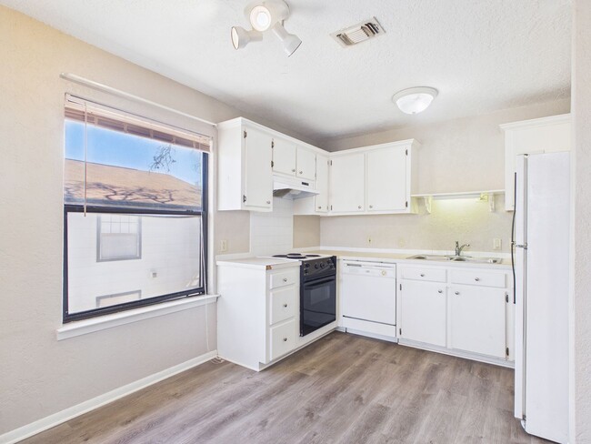 Building Photo - 293 Billie Dr