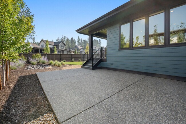 Building Photo - 2971 NW Polarstar Ave