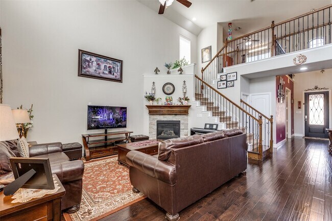 Building Photo - 8609 McCutchins Dr