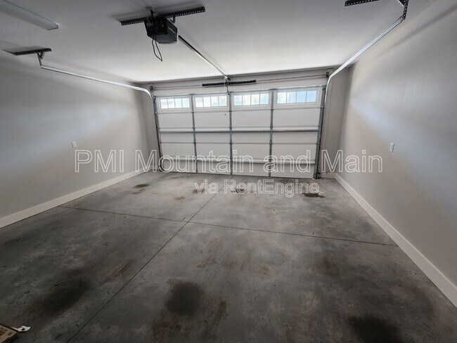 Building Photo - 16 Alice Clement Ln