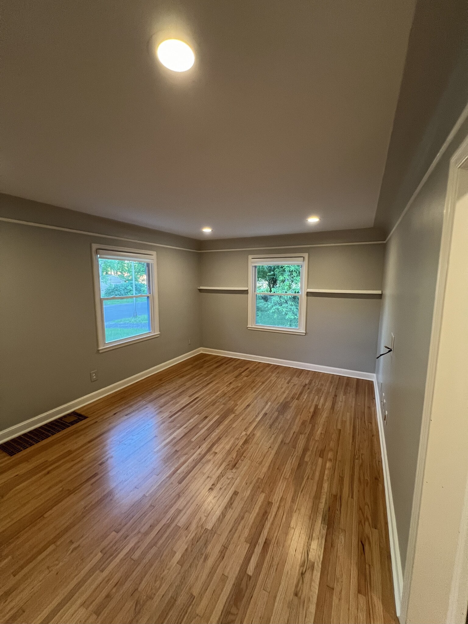 Building Photo - 7314 James Ave S