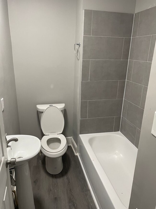 Building Photo - Three-Bedroom Home In Baltimore