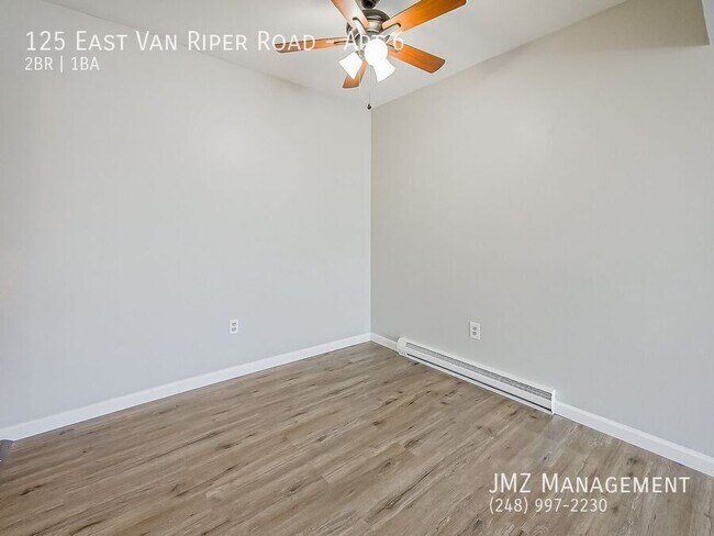 Building Photo - 125 E Van Riper Rd