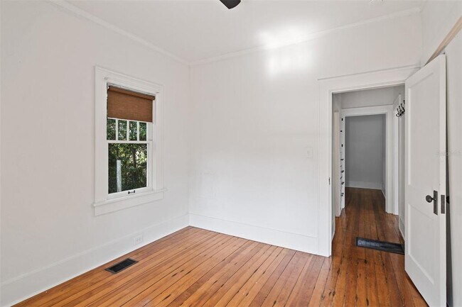 Building Photo - 315 S Prescott St
