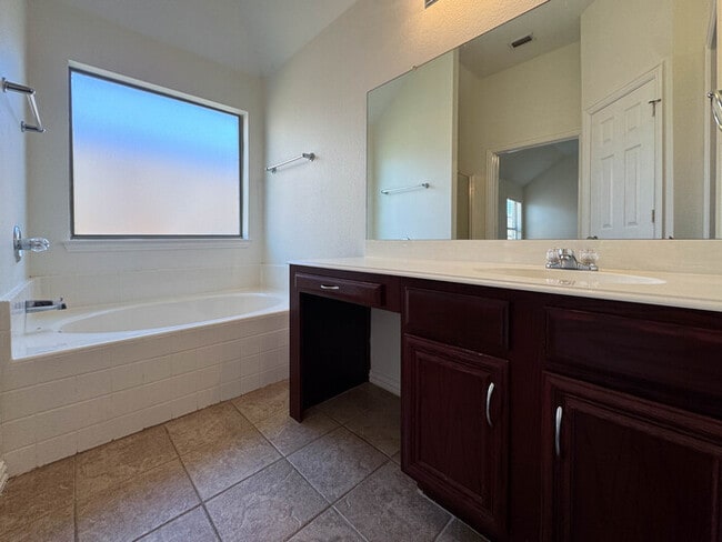 Building Photo - 44 Heron Dr