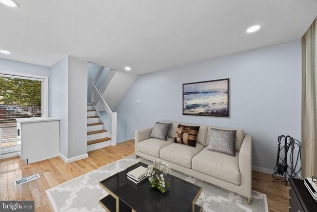 Building Photo - 1130 Lombard St
