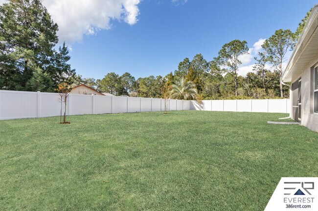 Building Photo - FULLY FENCED, LIKE NEW 4/3/2 ON A QUIET CUL-DE-SAC