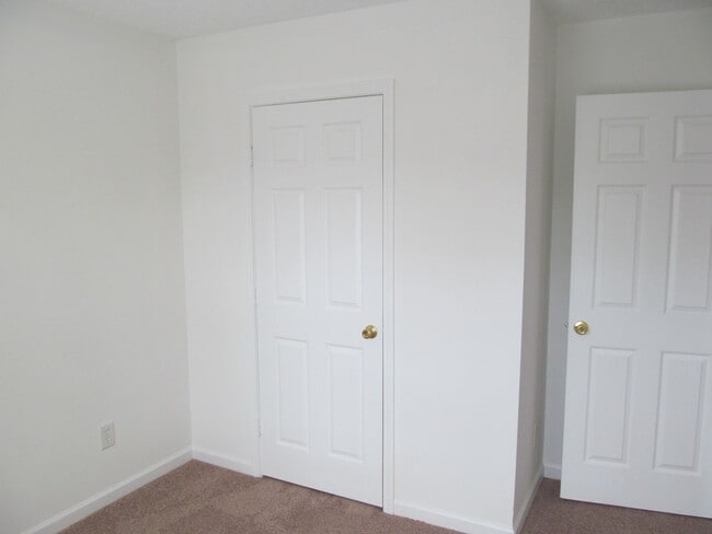 Building Photo - Greensboro Wendover area.